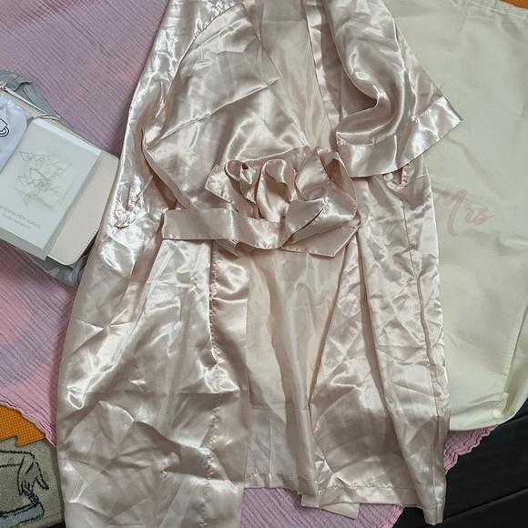 Miss to Mrs. Bridal Accessories - Picture 11 of 13